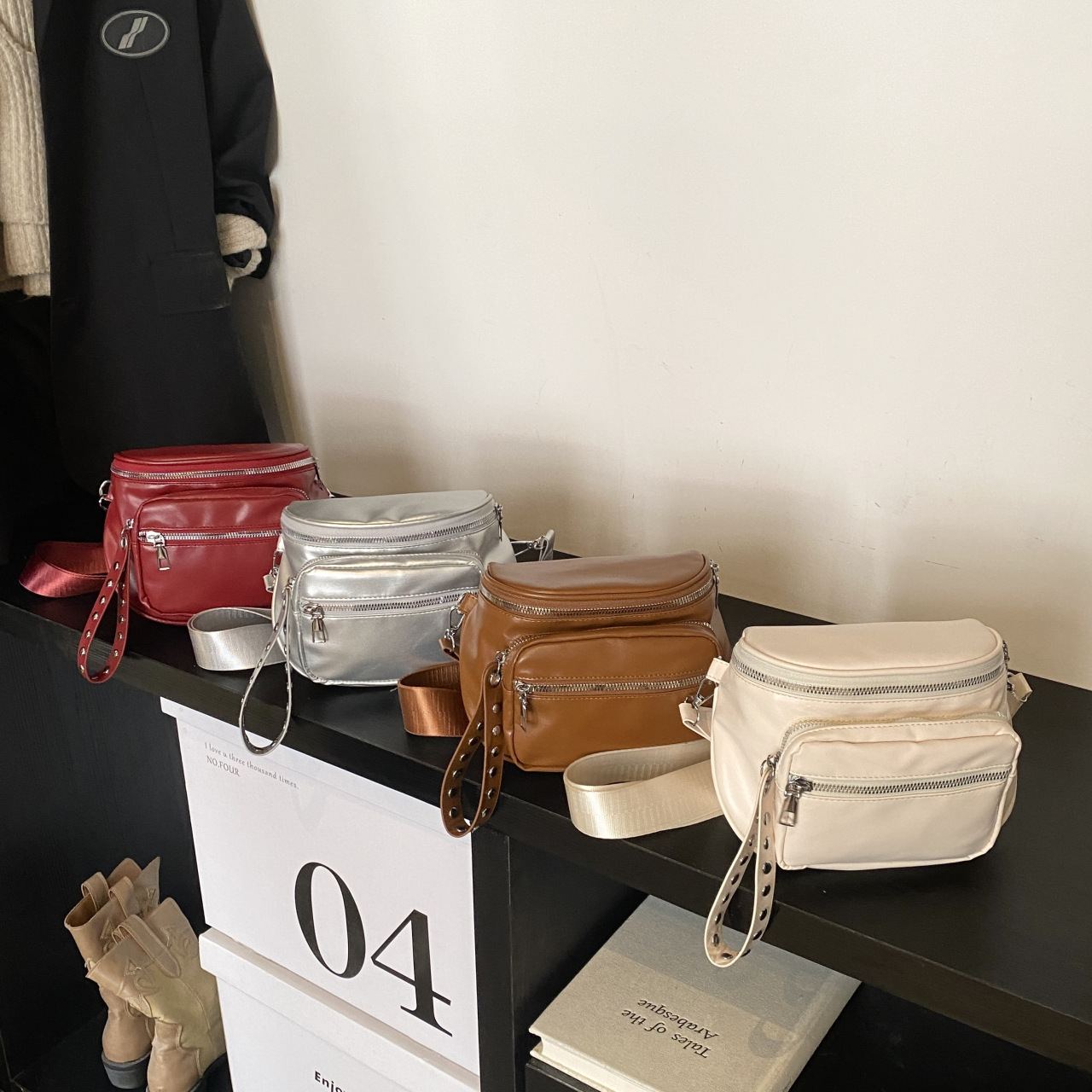 Niche casual chest bag high-end chain shoulder bag women crossbody bag waist bag armpit bag trendy