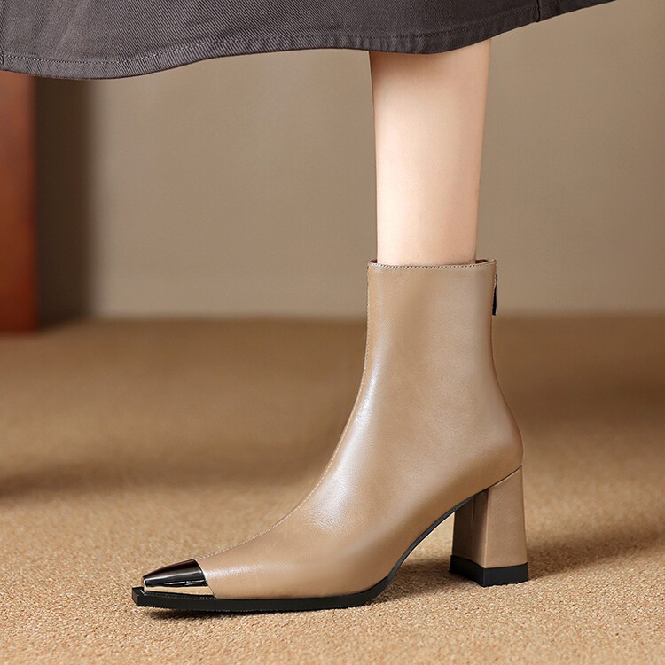 Pointed short boots for women in autumn and winter, and naked boots, metal toe simple short rear zipper Martin boots