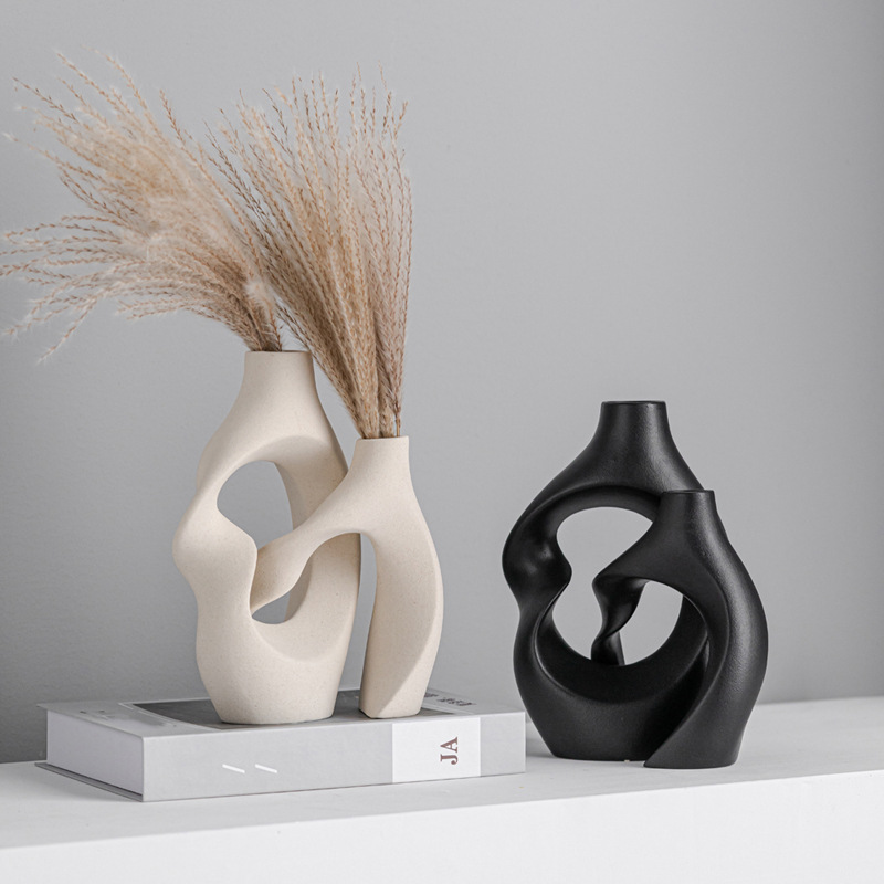 Simple ceramic abstract transformed into a snuggle vase high-end light luxury textured home decoration